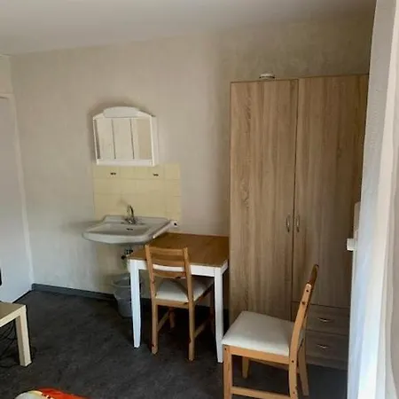 Monteurpension Haus Monika בית הארחה *